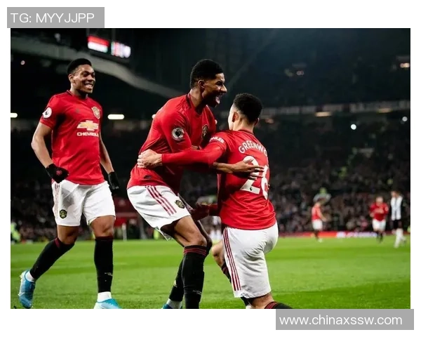 曼联退役球星足球友谊赛精彩上演 球迷回忆经典瞬间共襄盛举